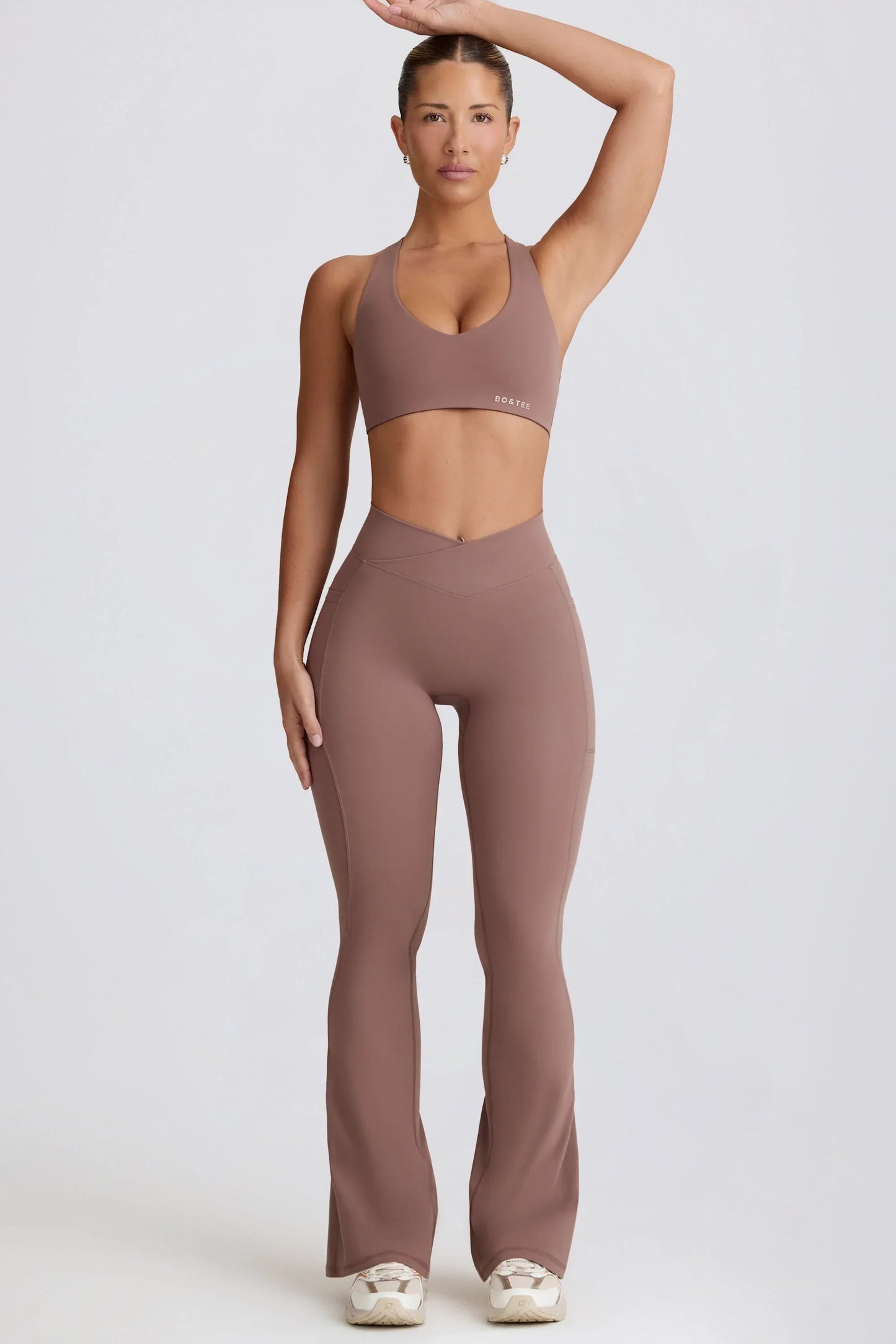 Soft Active V Waist Pocket Flared Leggings in Mocha